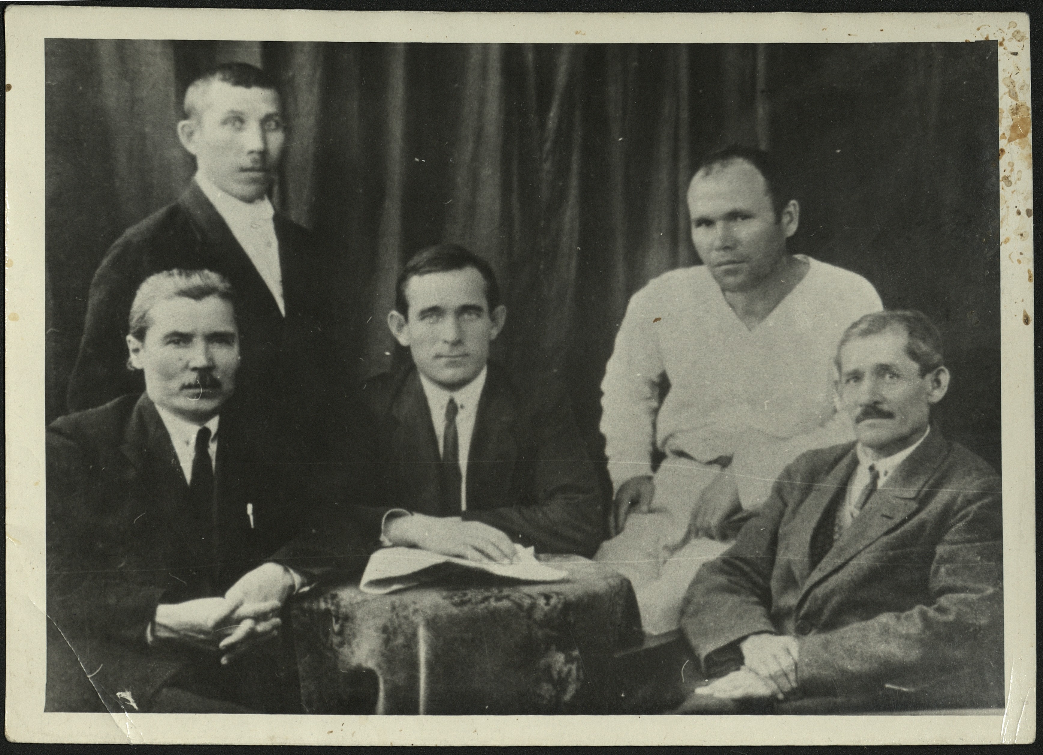 Г.Ибрагимов с журналистом Мухаметом Бикбулатовым и Мажитом Гафури