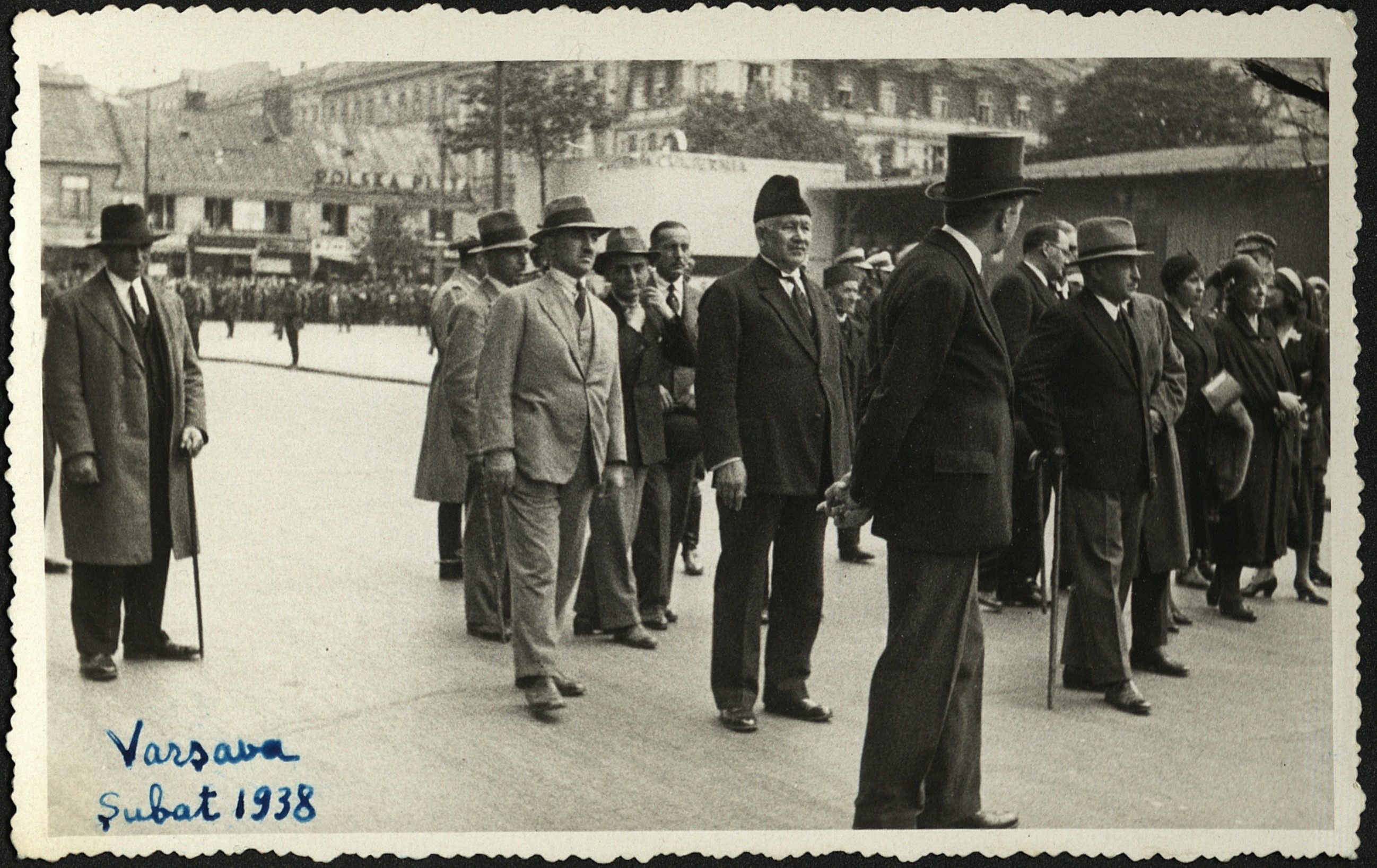 Празднование 20-летия создания “Милли меджлиса” (национального собрания)