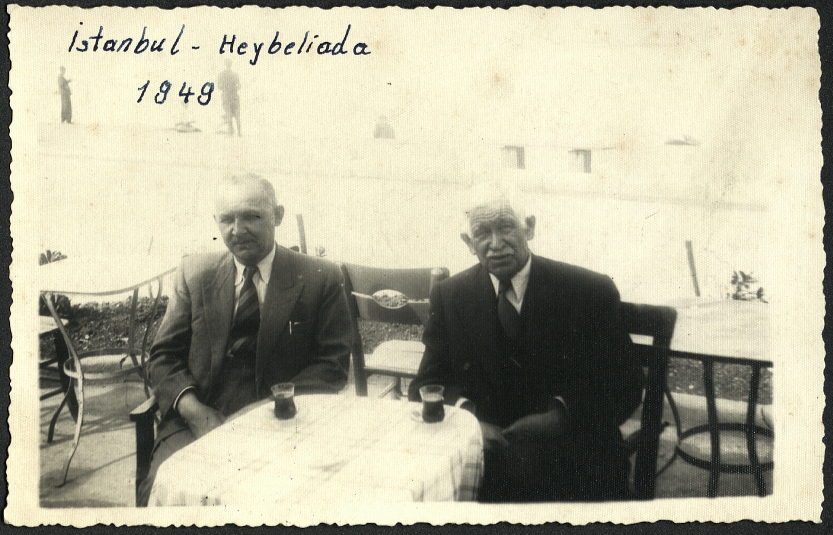 Гаяз Исхаки с другом