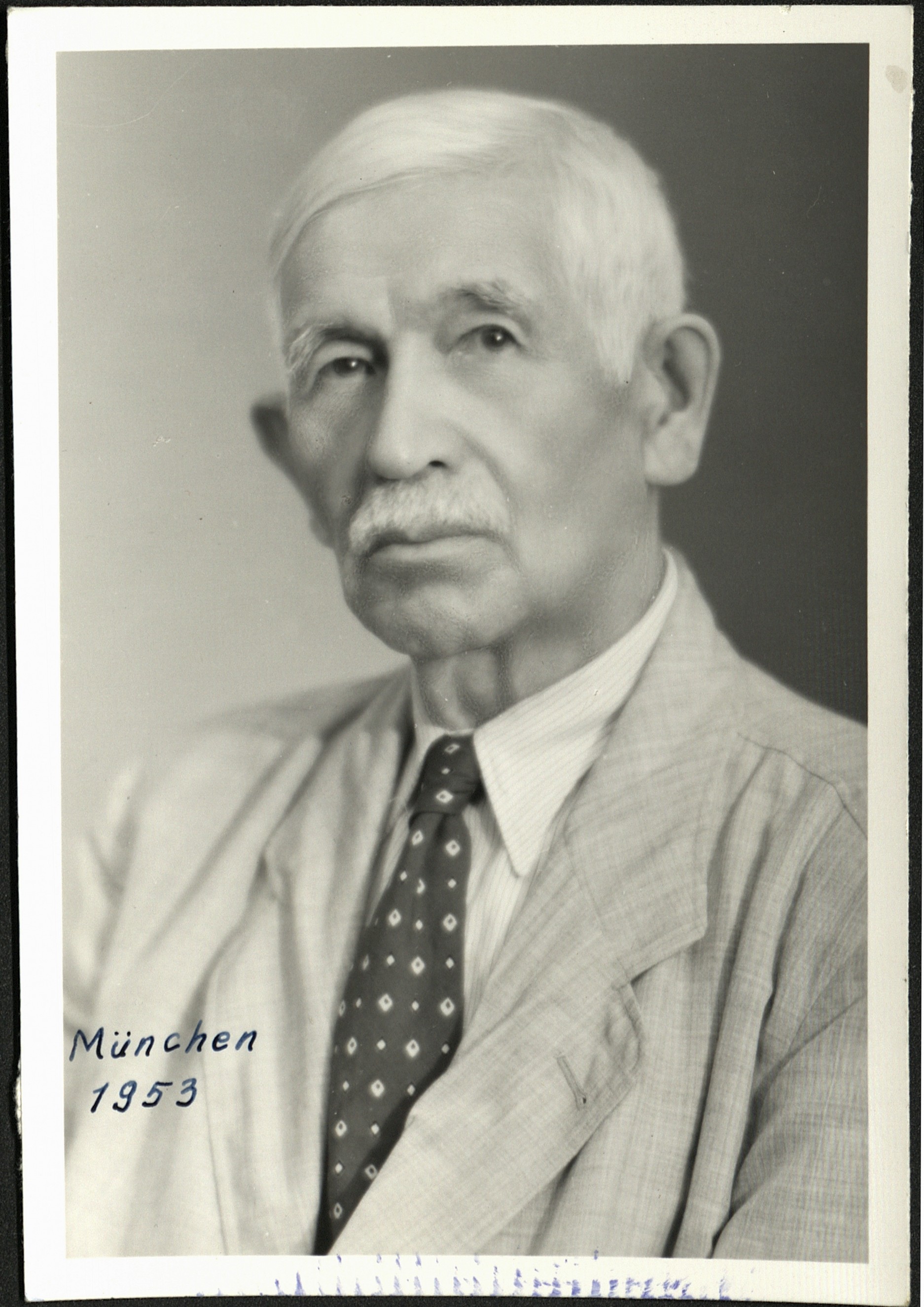 Портрет Г.Исхаки