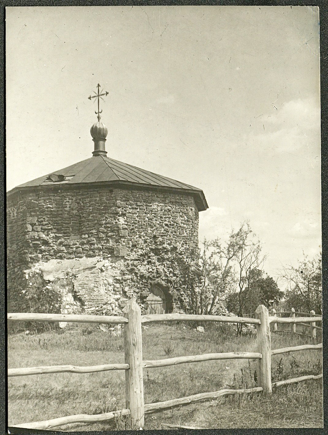 Восточный мавзолей (Никольская церковь)