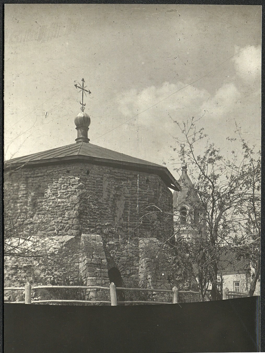 Восточный мавзолей (Никольская церковь)