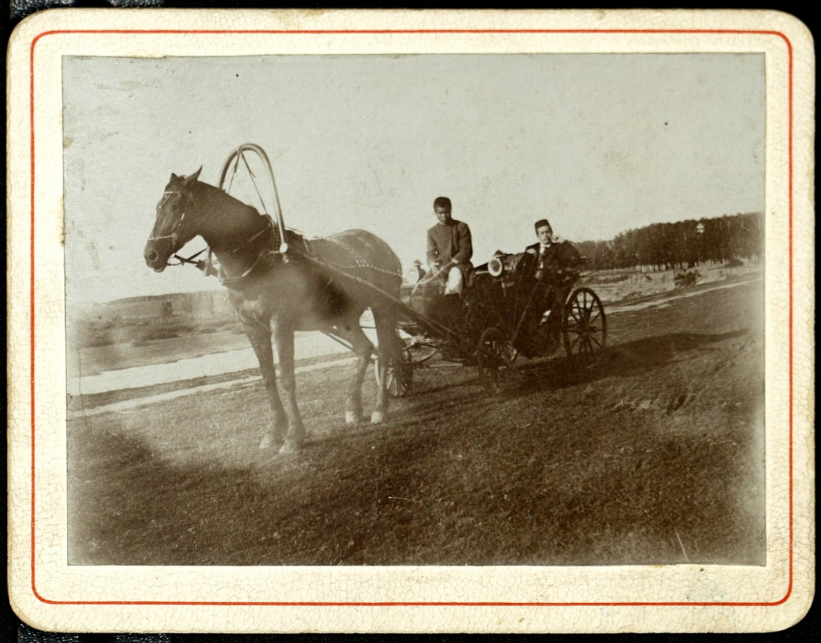 Ф. Амирхан в момент прогулки на лошади в районе Дальнего Кабана