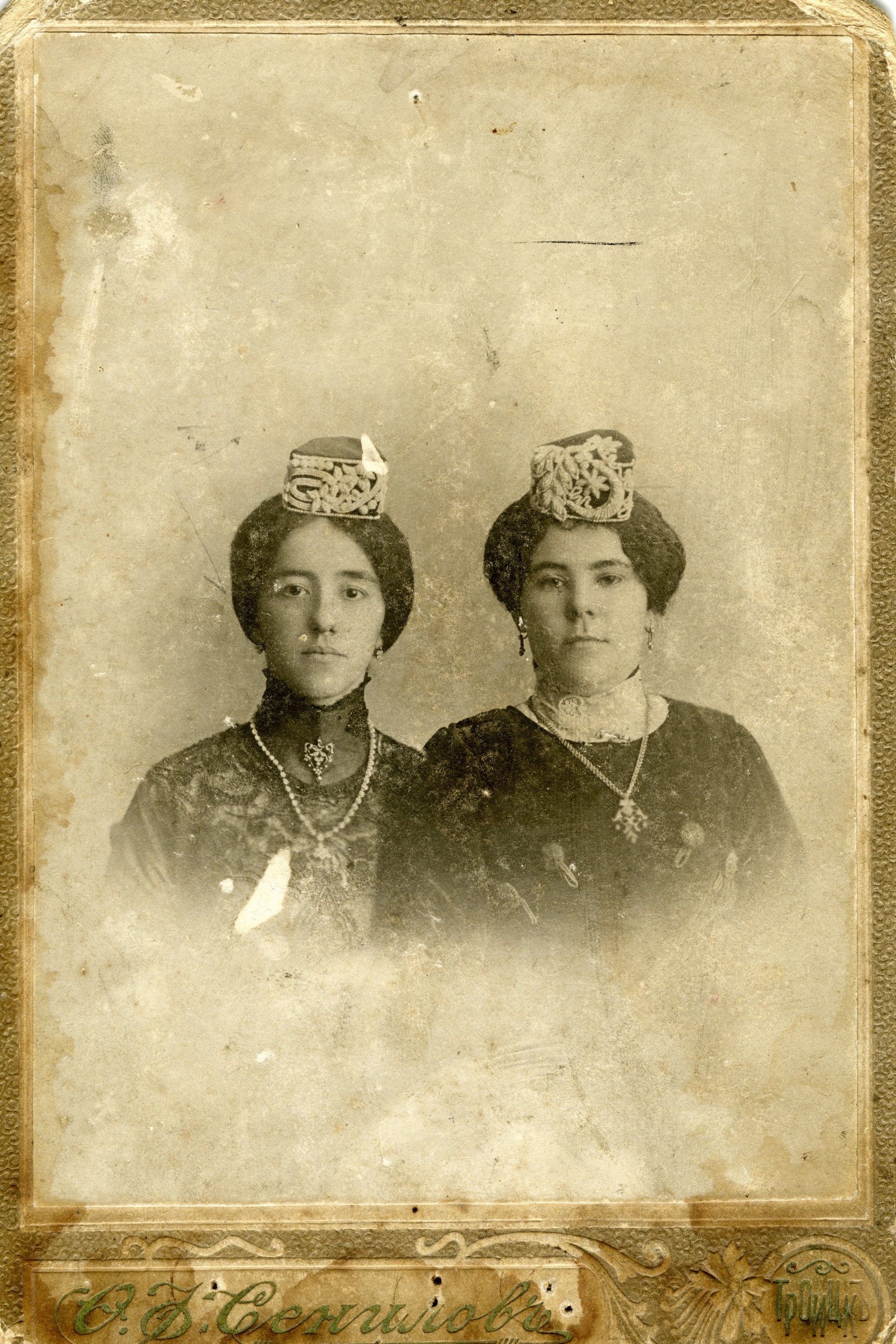 Портрет Гайши Бикматовой с подругой