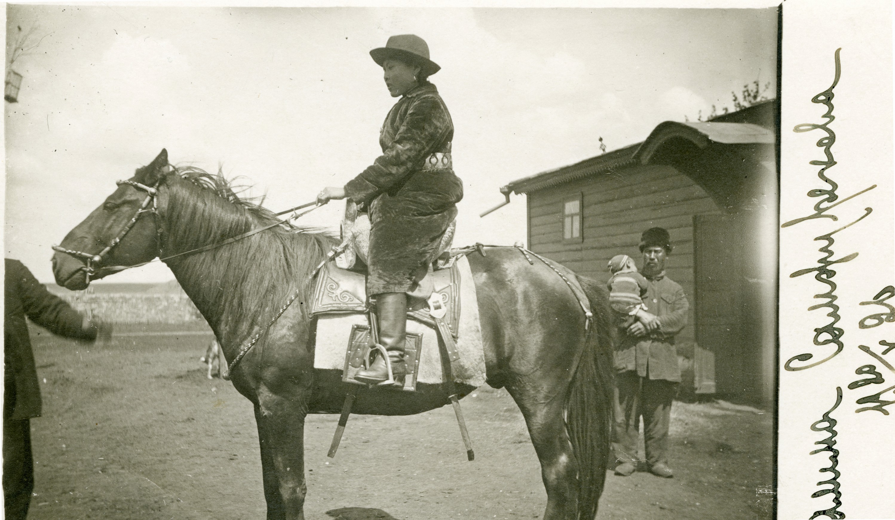 Галима Самжурекова верхом на лошади