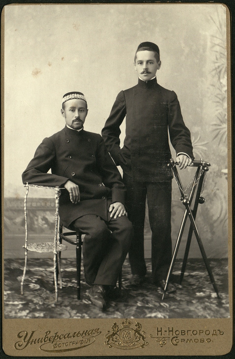 Ахмедгарей Хасани с другом