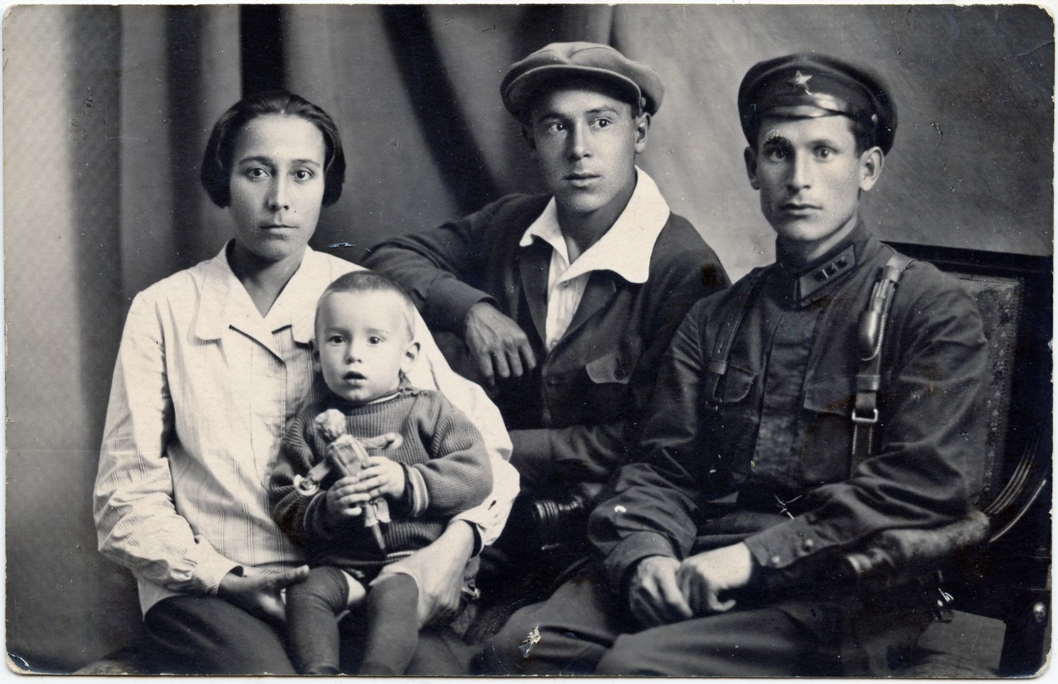 Муса Джалиль с семьёй брата