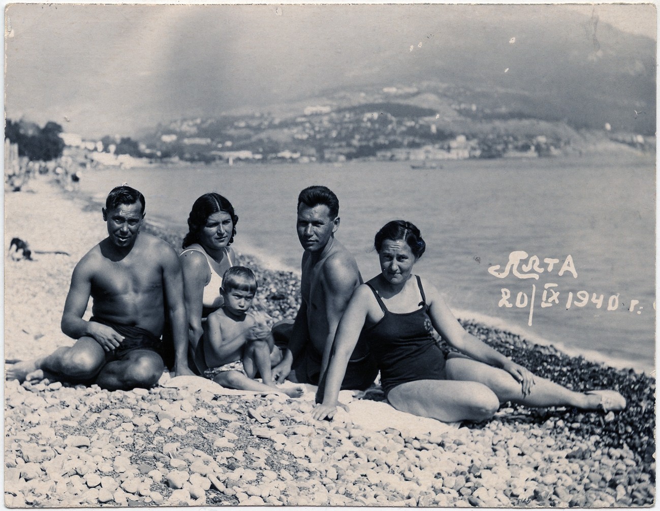 Муса Джалиль и Гази Кашшаф с семьями