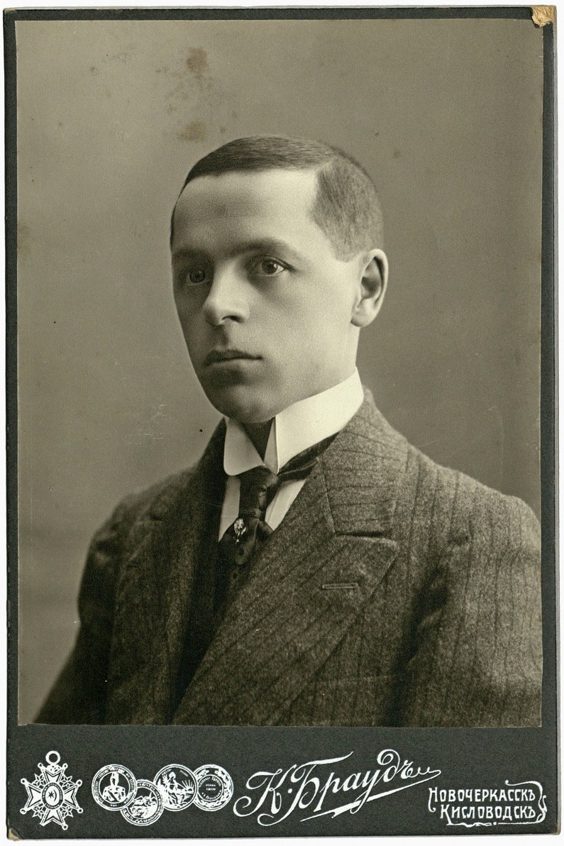 Портрет Ахмедгарей Хасани