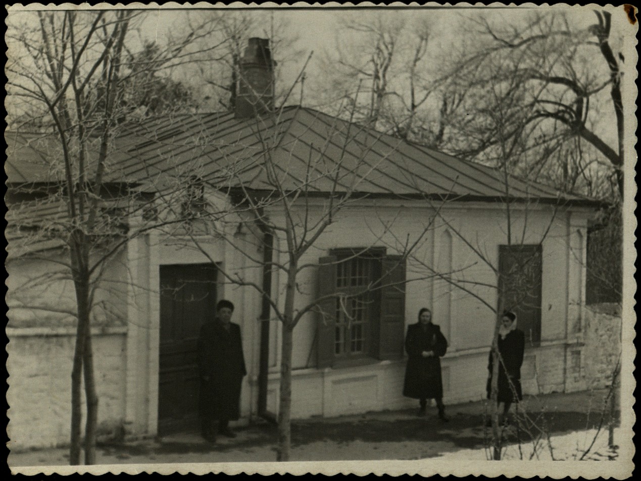 Кави Наджми и Сарвар Адгамова у домика Лермонтова