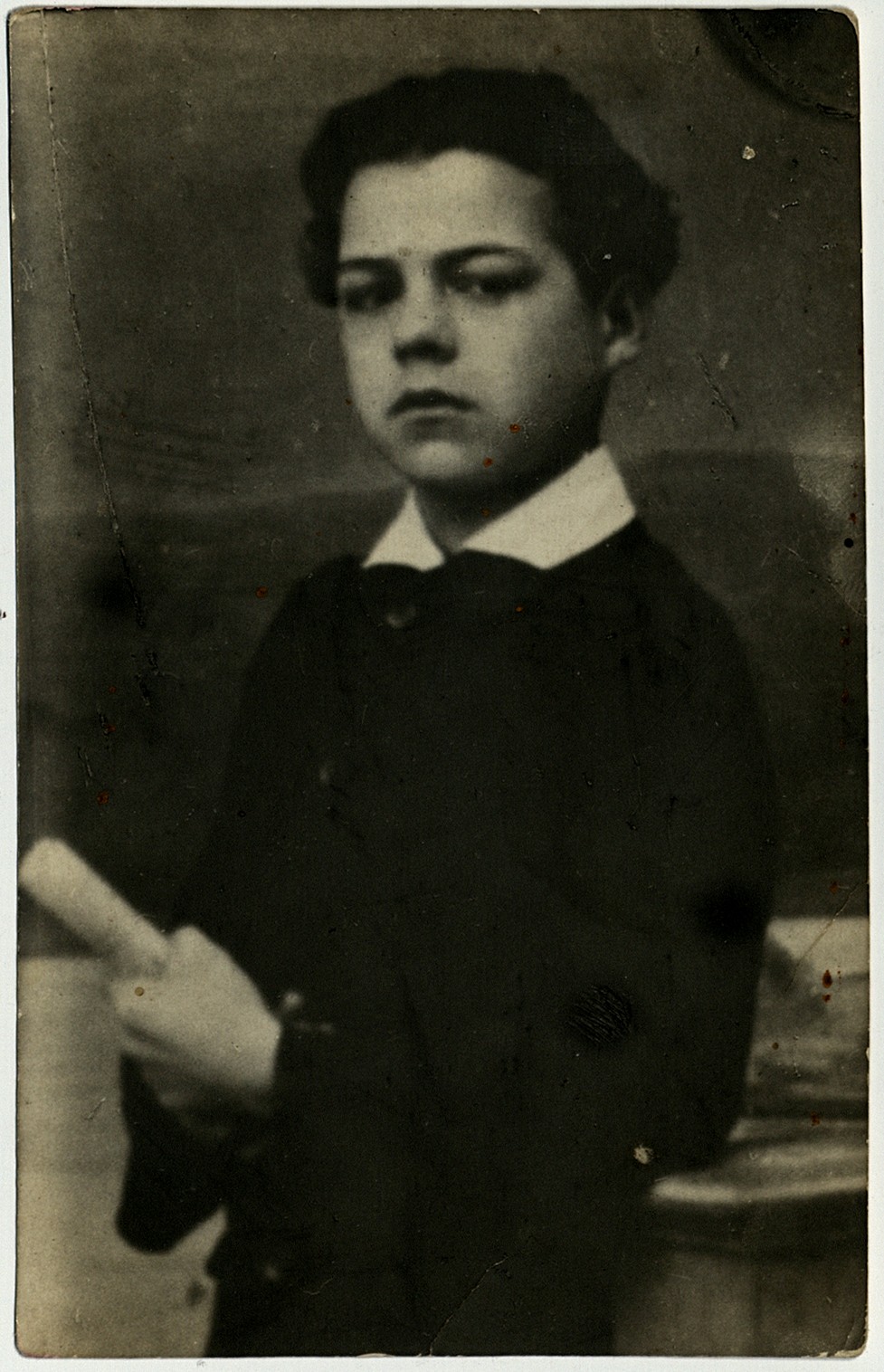 Портрет поэта Шамуна Фидаи