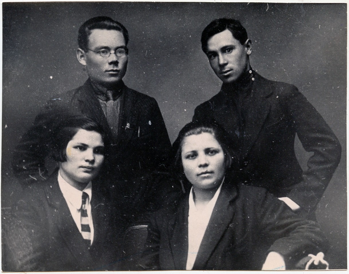 Муса Джалиль и Фатих Исхаков среди московских друзей