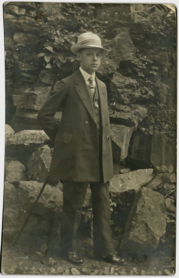 Ахмедгарей за рубежом