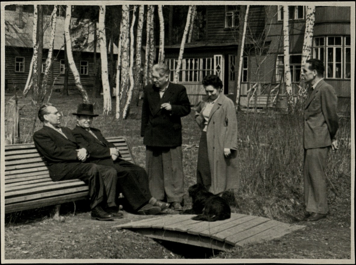 Татарские писатели в посёлке Переделкино