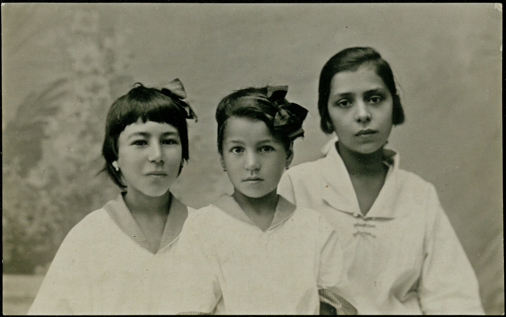 Портрет Суфии и Зухры Сагитовых с Аминой Хасановой