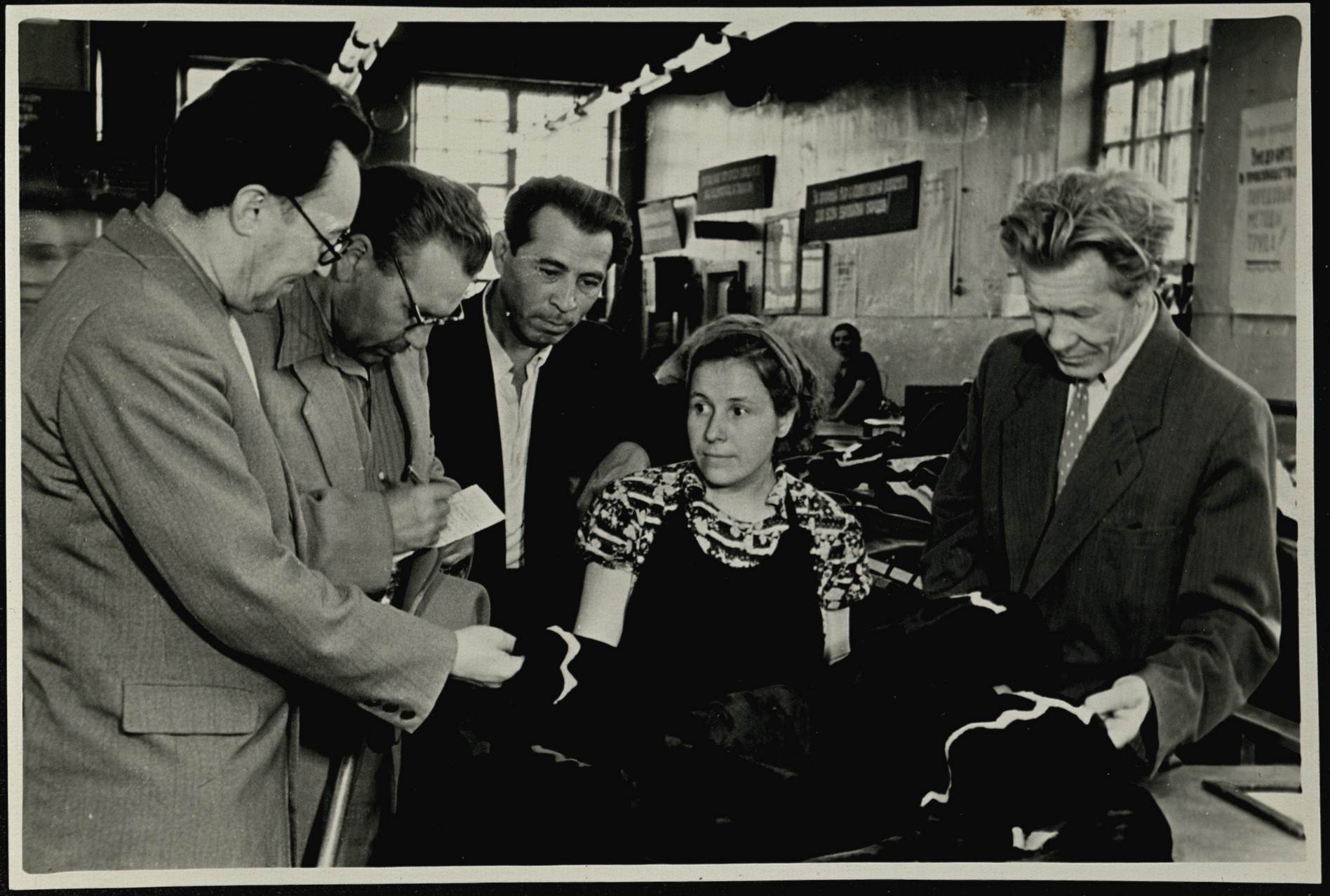 Татарские писатели на меховой фабрике