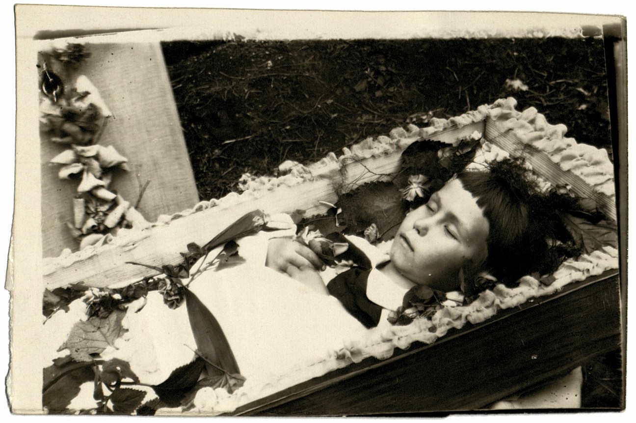 Рустем Хасанов в гробу