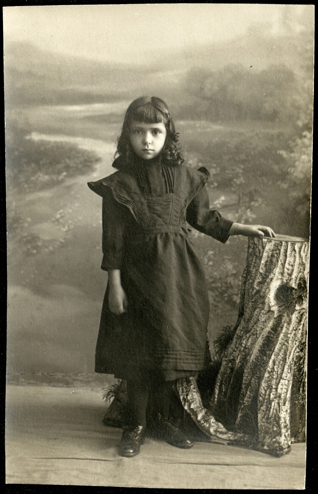 Амина Хасани 