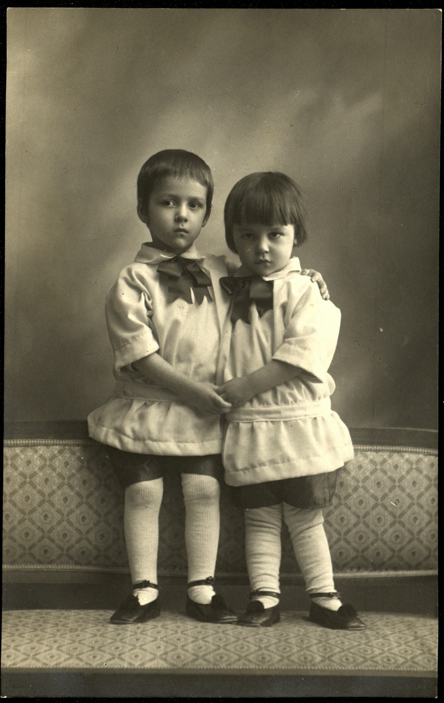 Рафкат и Чингиз Хасановы в детстве