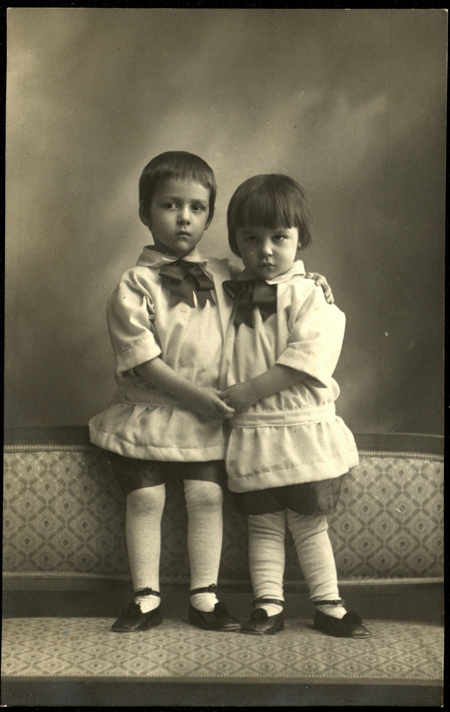 Рафкат и Чингиз Хасановы в детстве