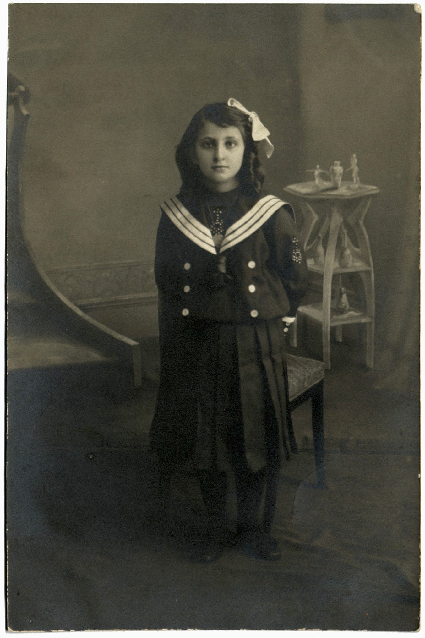 Портрет неизвестной девочки