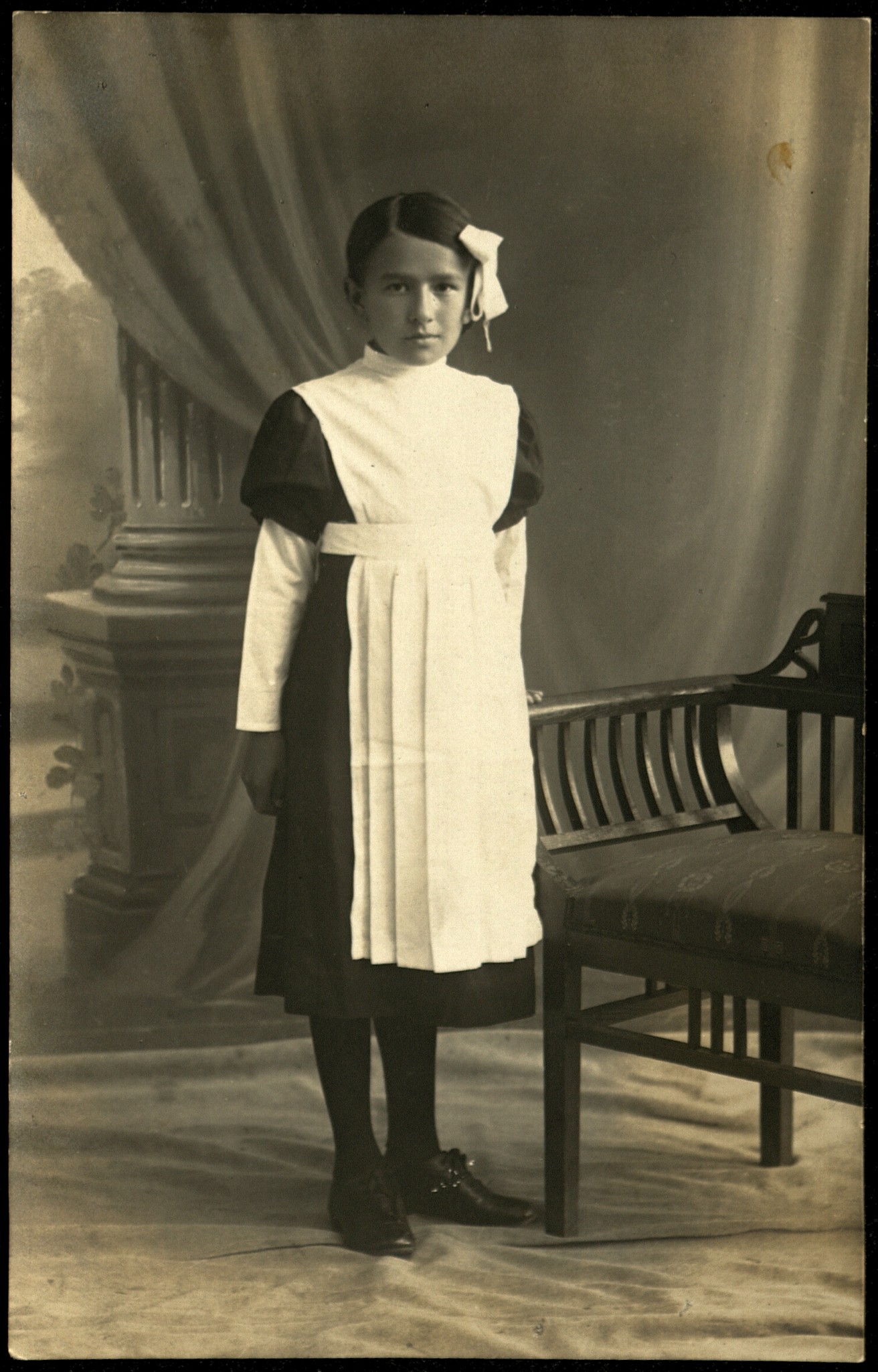 Портрет гимназистки