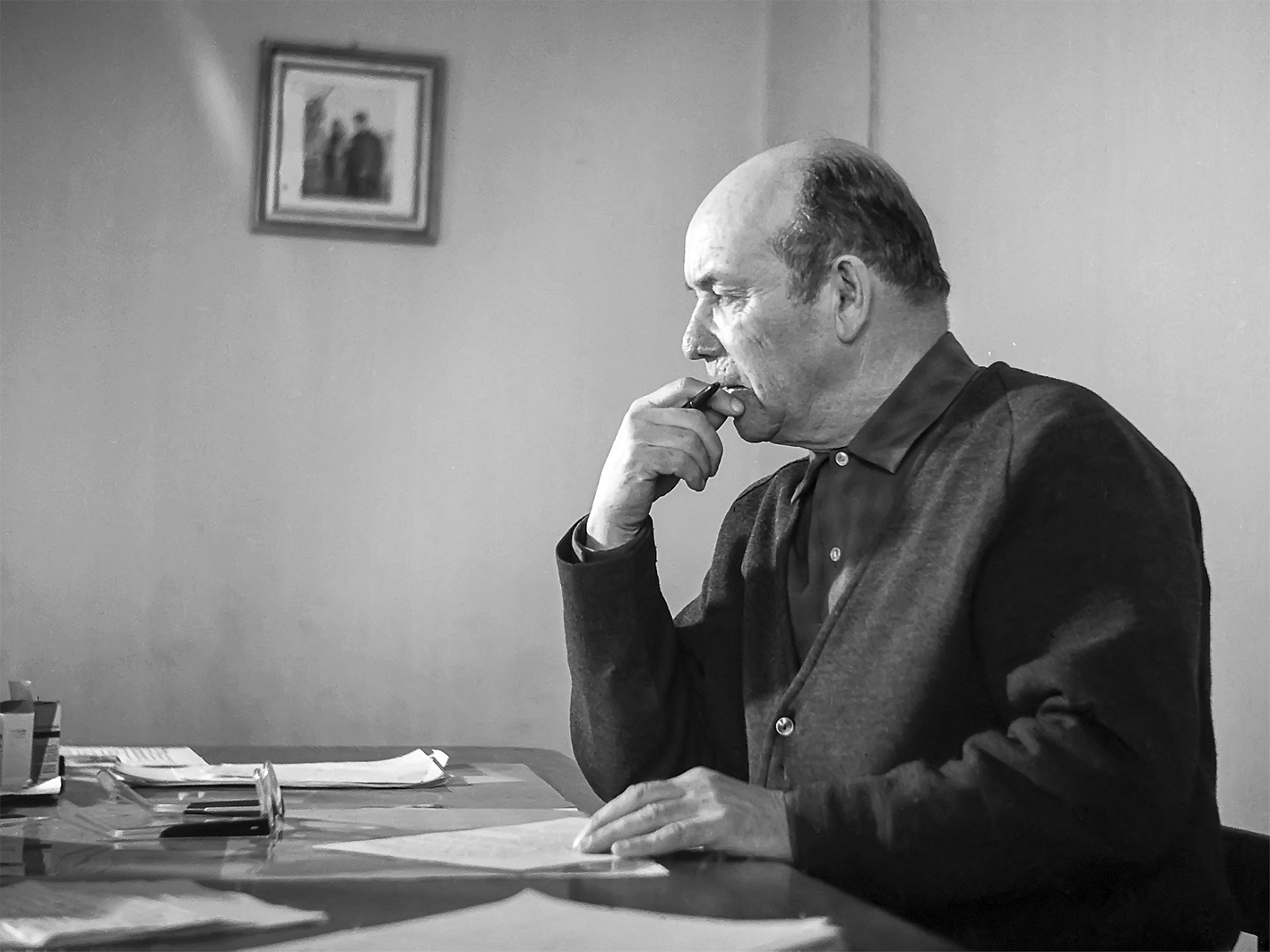 Гумер Баширов в рабочем кабинете