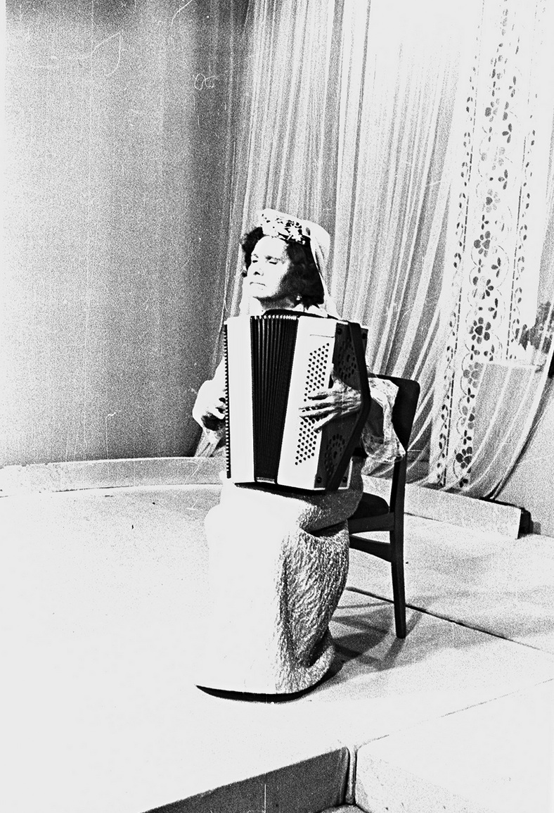 Первая татарская женщина-баянист Рукия Ибрагимова 