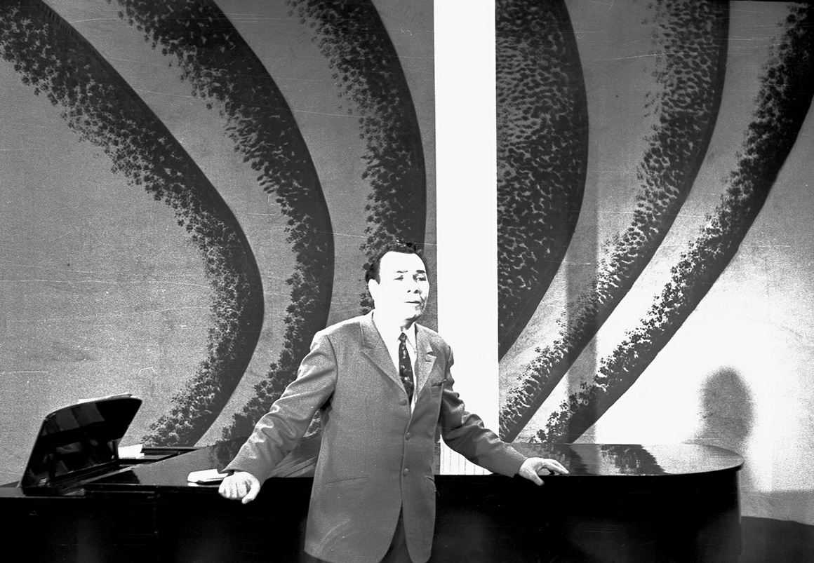 Певец Усман Альмиев