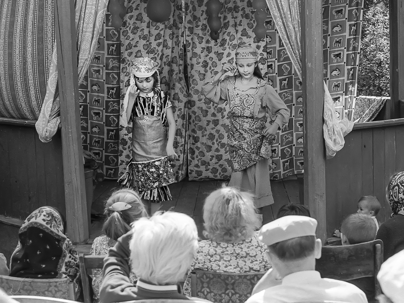 Концерт детей и внуков писателей по случаю окончания летнего сезона. 