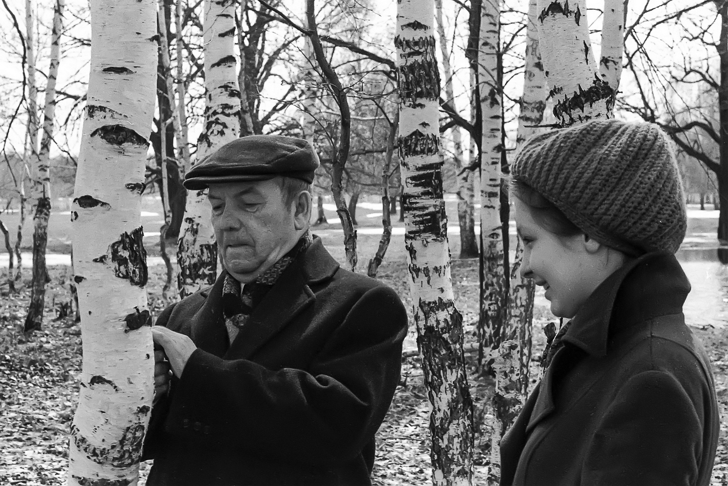 Г. Баширов на прогулке с внучкой Наилей