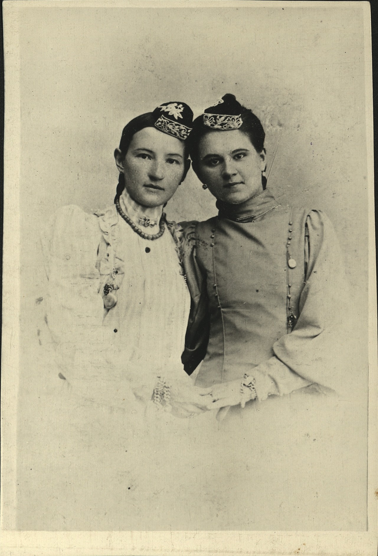 Хабира Насырова (слева) и Зухра Тагирова-Салихова