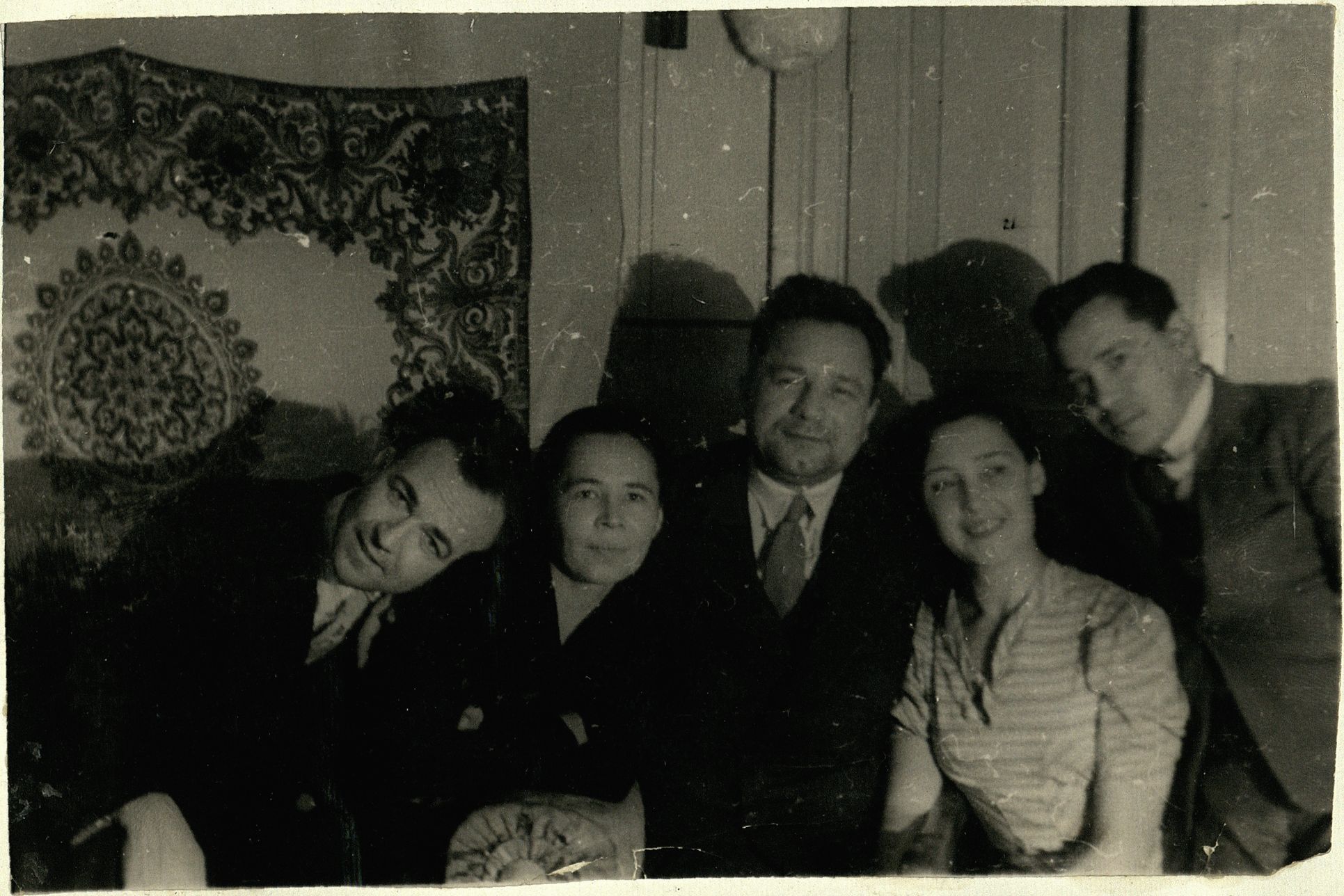 Муса Джалиль среди артистов