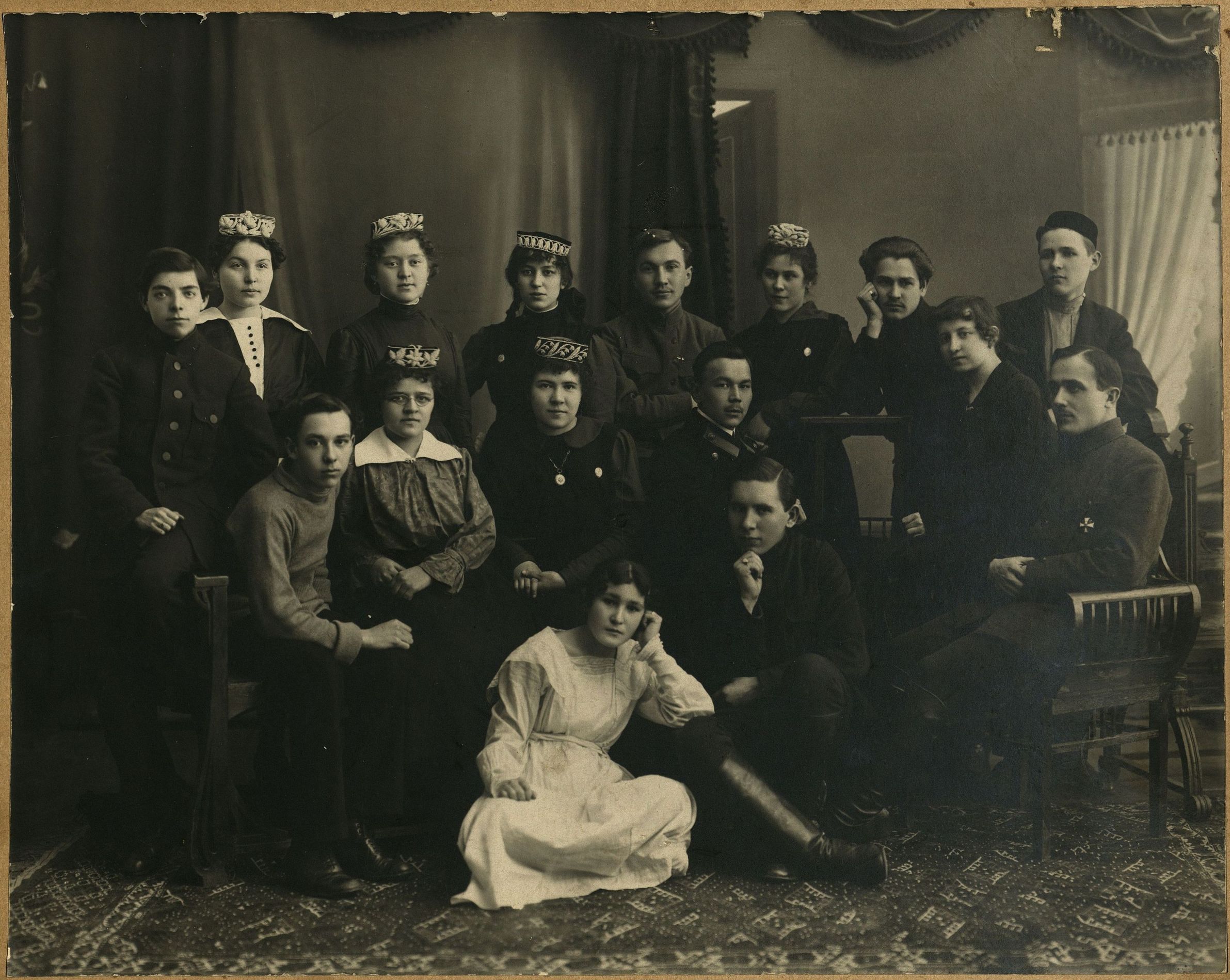 Разия Сагитова с друзьями