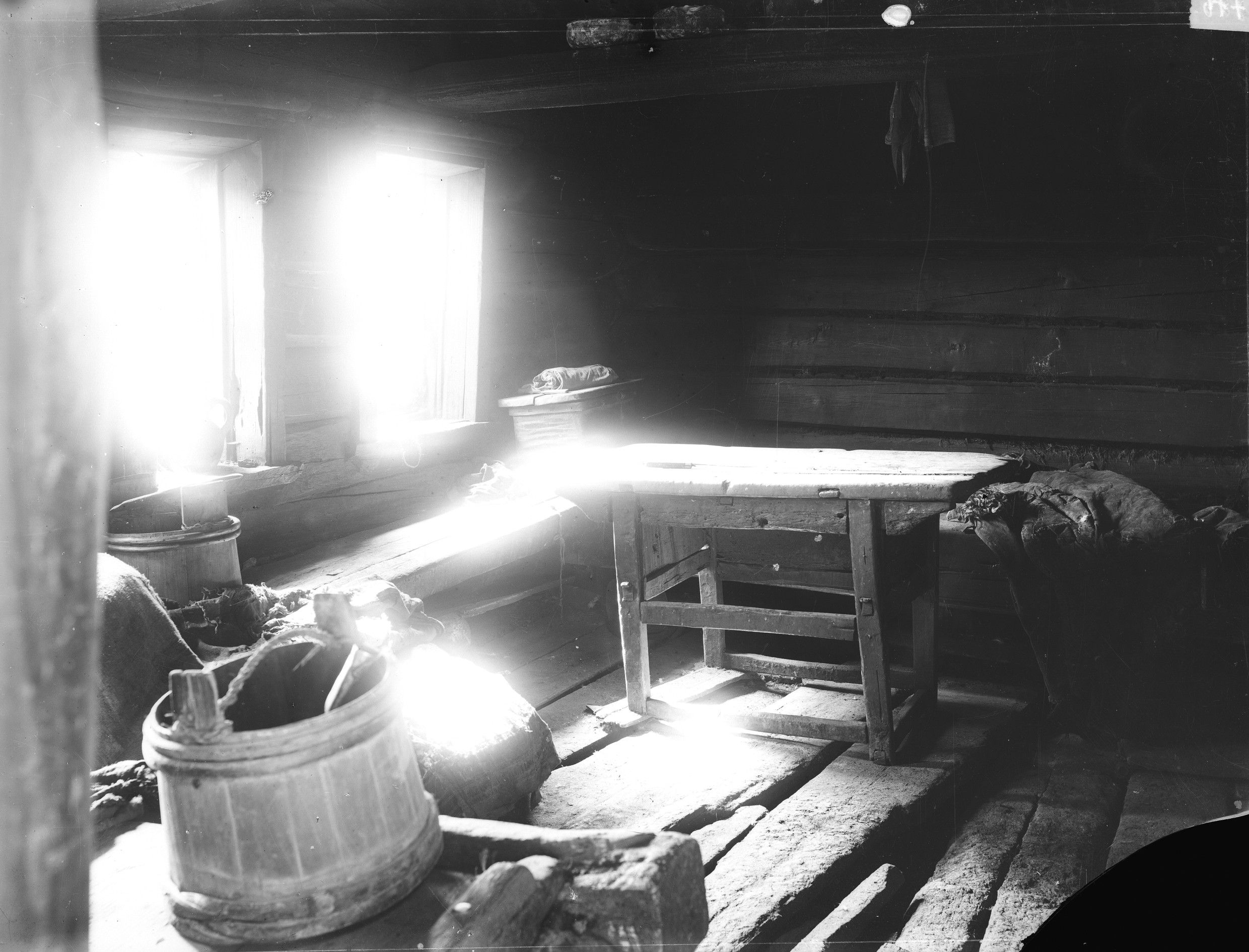 Голодный год в Нижегородской губернии. Деревня Кадомка Сергачского уезда. Внутренний вид избы татарина Саловатова