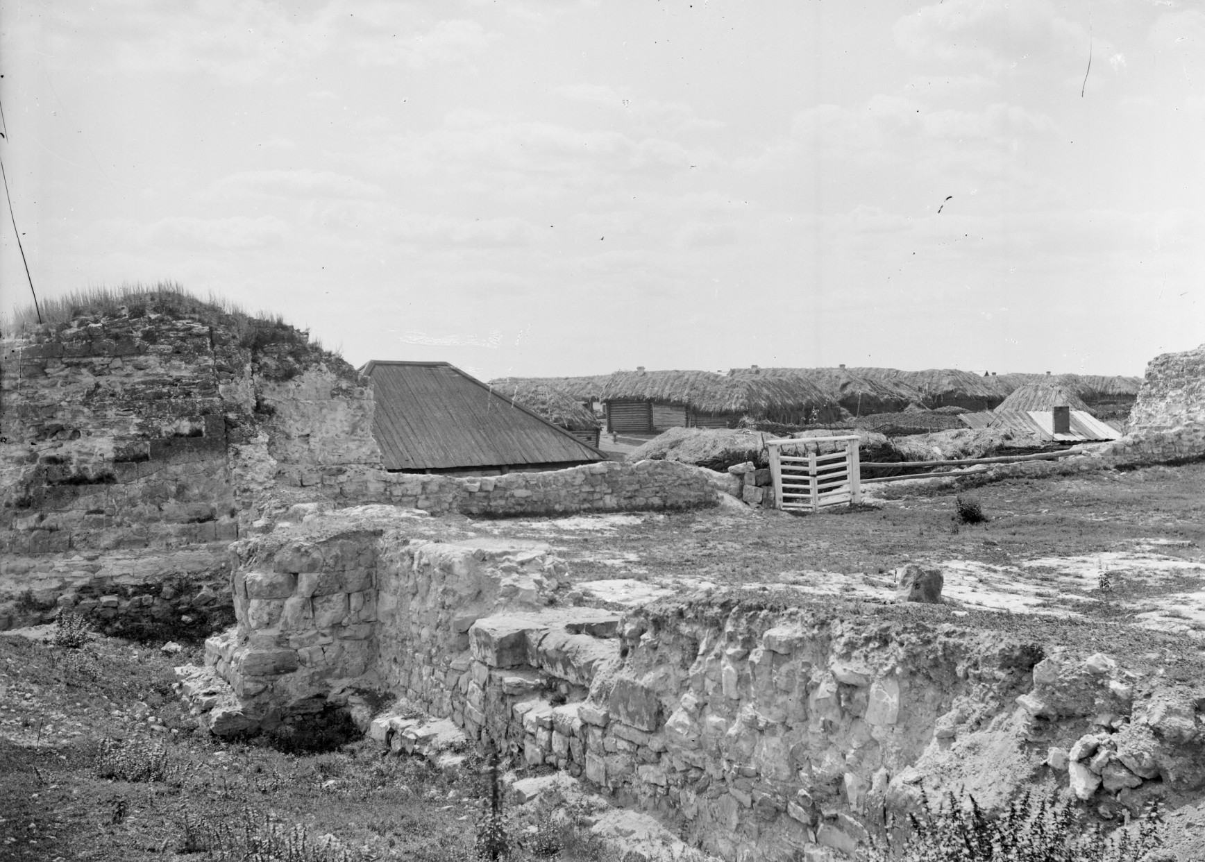 Болгарское городище. Руины строений